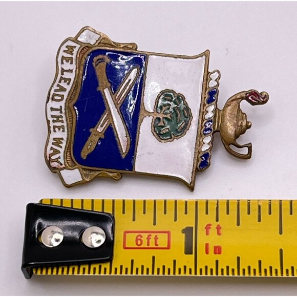 WWII US Army Pin 29th Infantry Regiment DI DUI Unit Crest Insignia - Picture 3 of 6